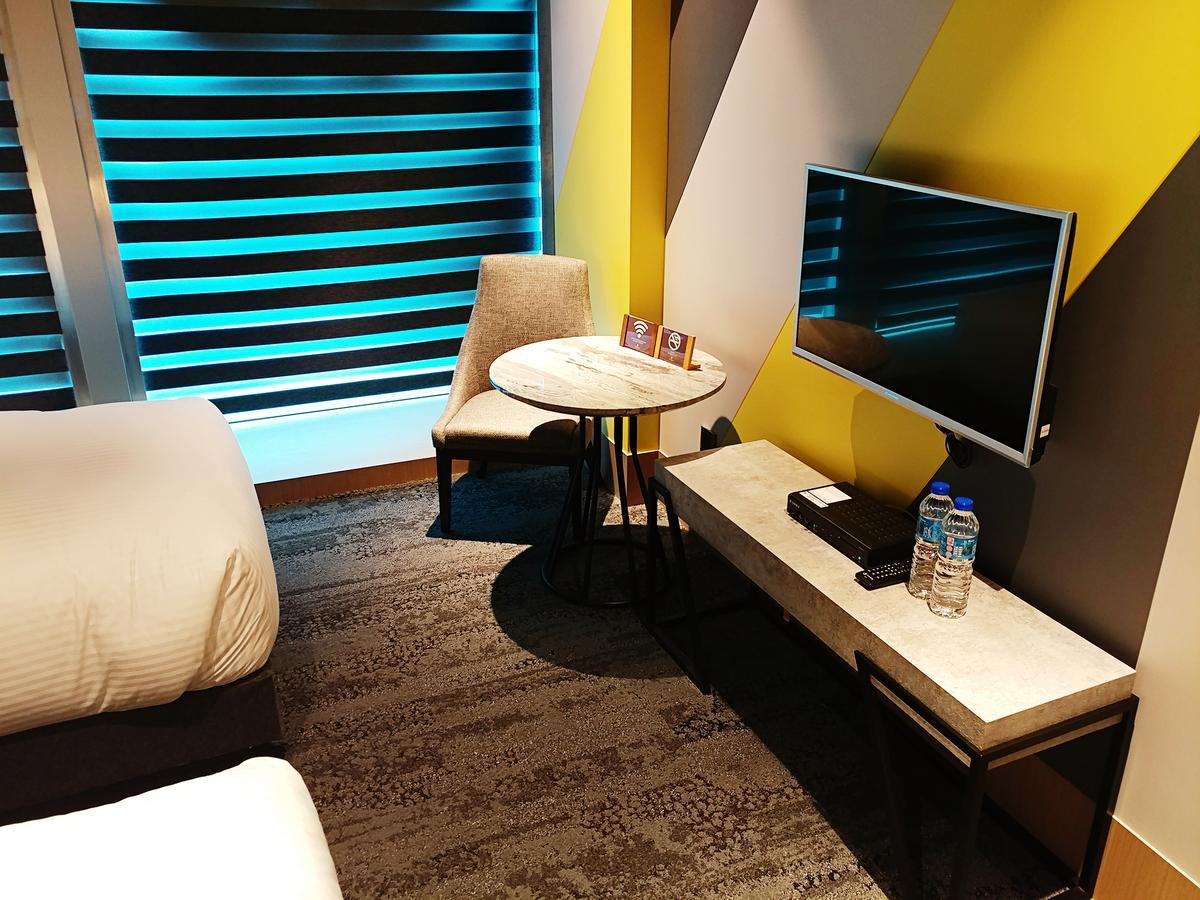 Hotel Plaza Premium Lounge à Taoyuan Extérieur photo